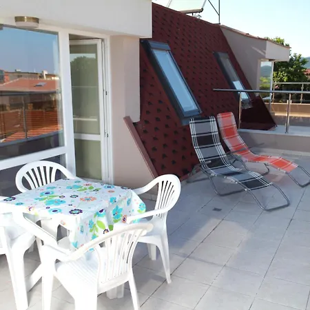 Casa de hóspedes Dobi 3*